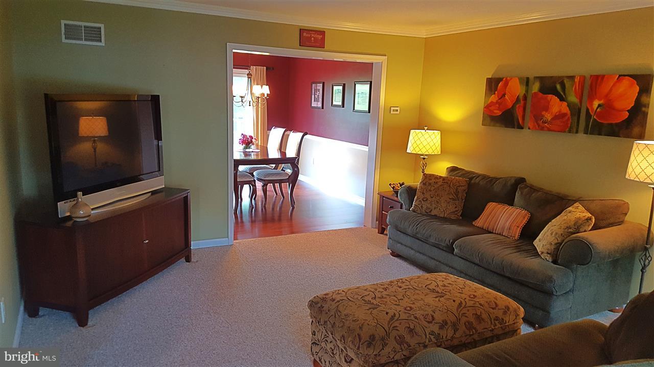 2320 Warwick Road York, PA 17408 - Photo 4 of 36 Gallery Image 4