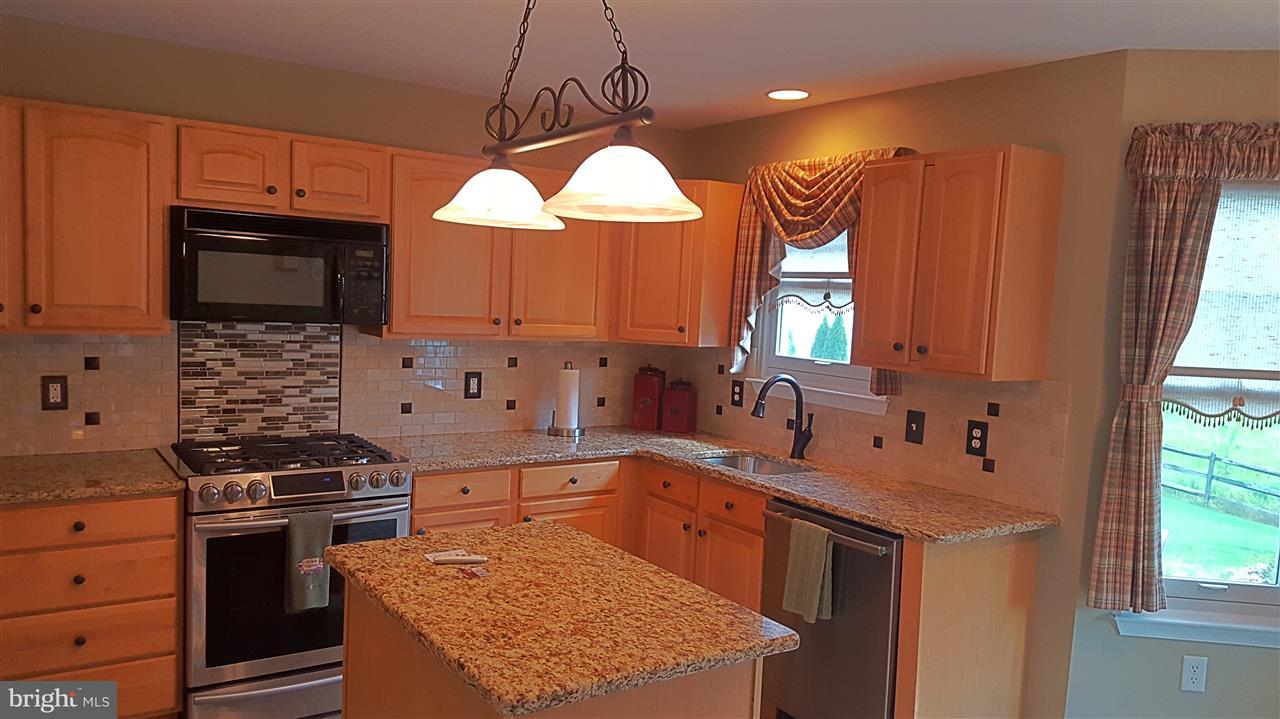 2320 Warwick Road York, PA 17408 - Photo 6 of 36 Gallery Image 6