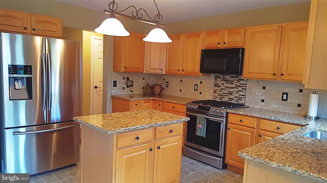 2320 Warwick Road York, PA 17408 - Photo 8 of 36 Gallery Image 8