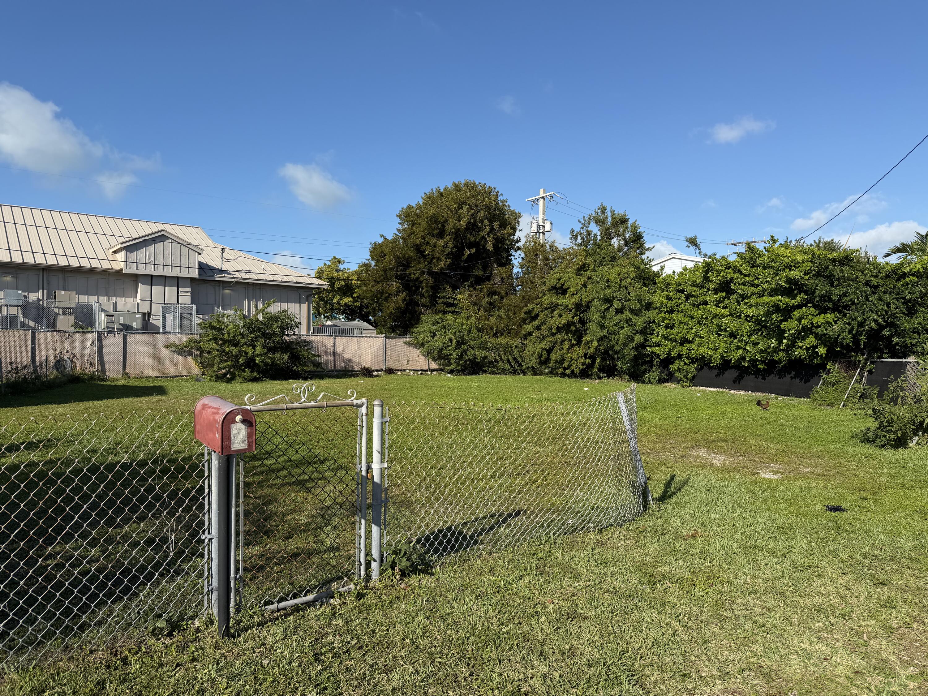 2 Dolphin Road Key West, FL 33040 - Photo 4 of 7 a view of a park