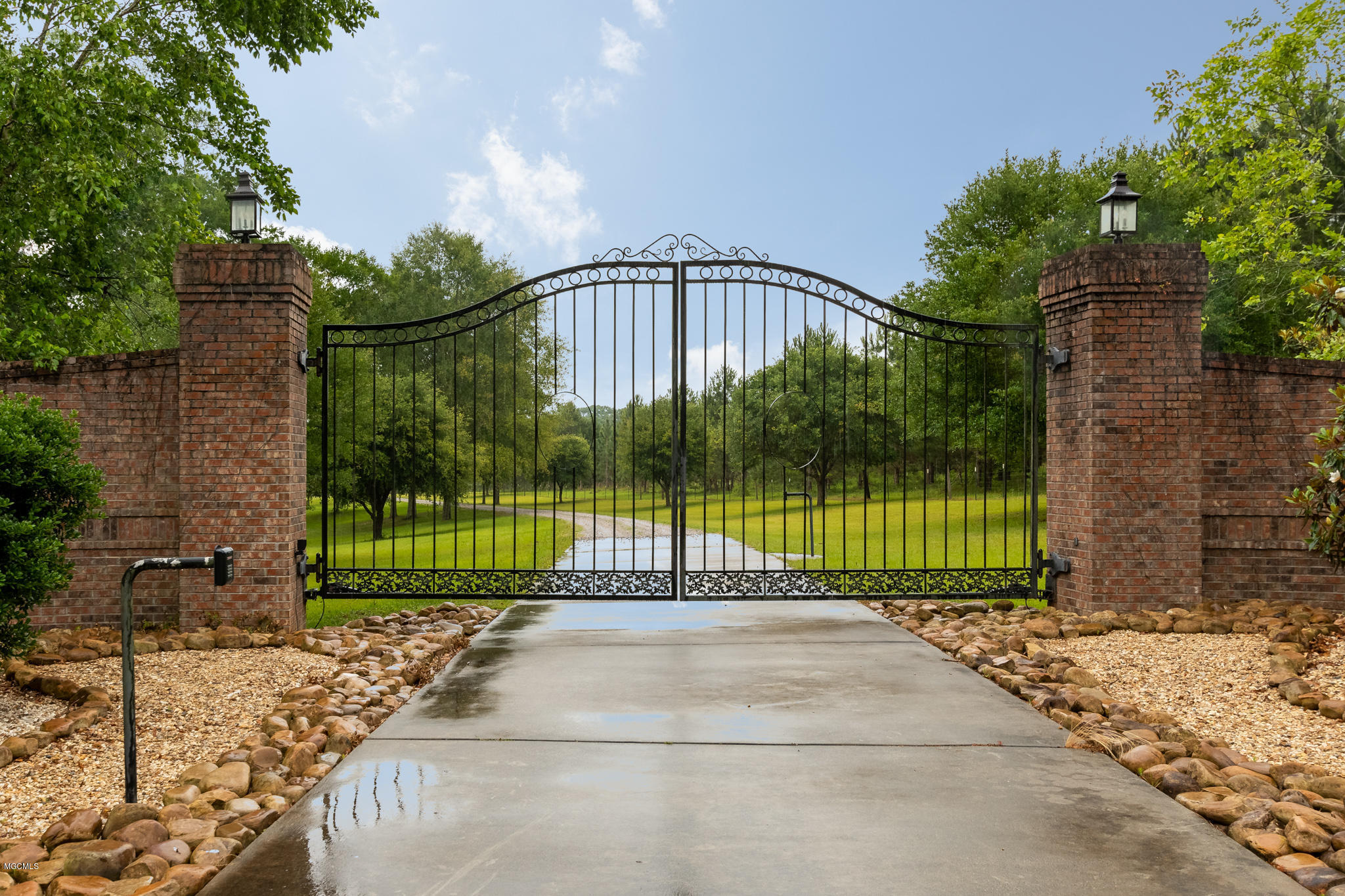 216 North W P A Road Moselle, MS 39459 - Photo 2 of 38 Standard-Res-14