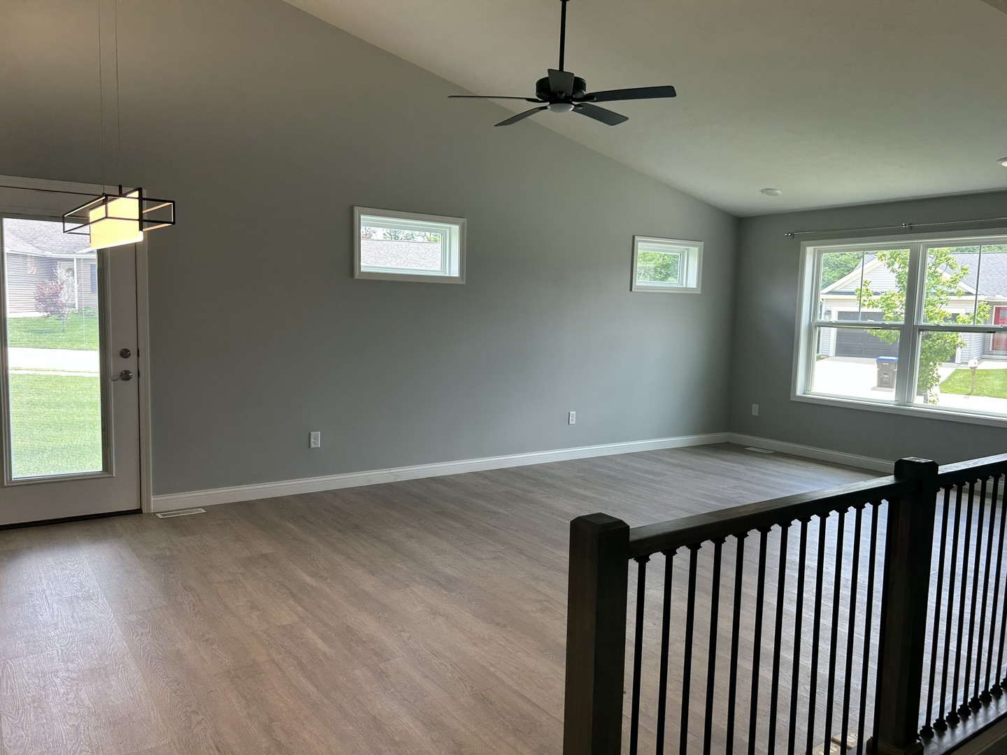 35 Winding Way Bloomington, IL 61705 - Photo 2 of 5