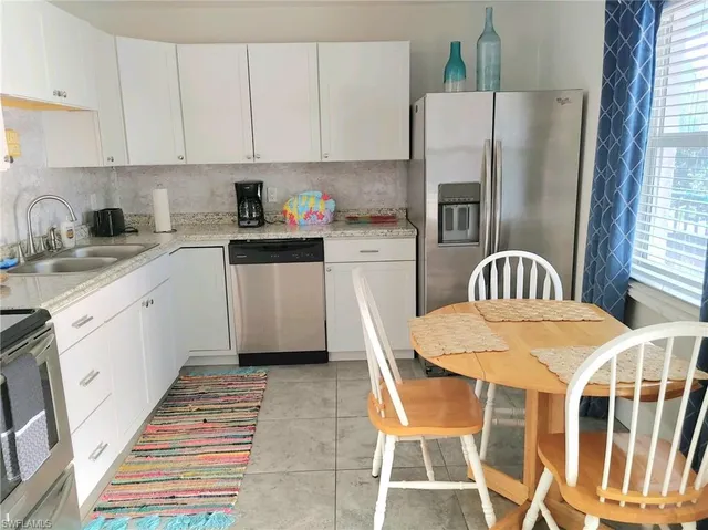 $2,000 | 2840 Shoreview Drive, Unit 6, Naples, FL 34112