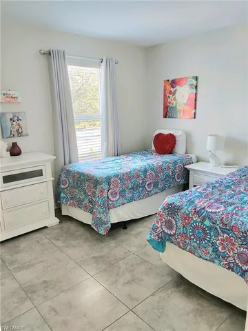 $2,000 | 2840 Shoreview Drive, Unit 6, Naples, FL 34112