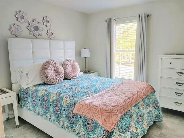 $2,000 | 2840 Shoreview Drive, Unit 6, Naples, FL 34112