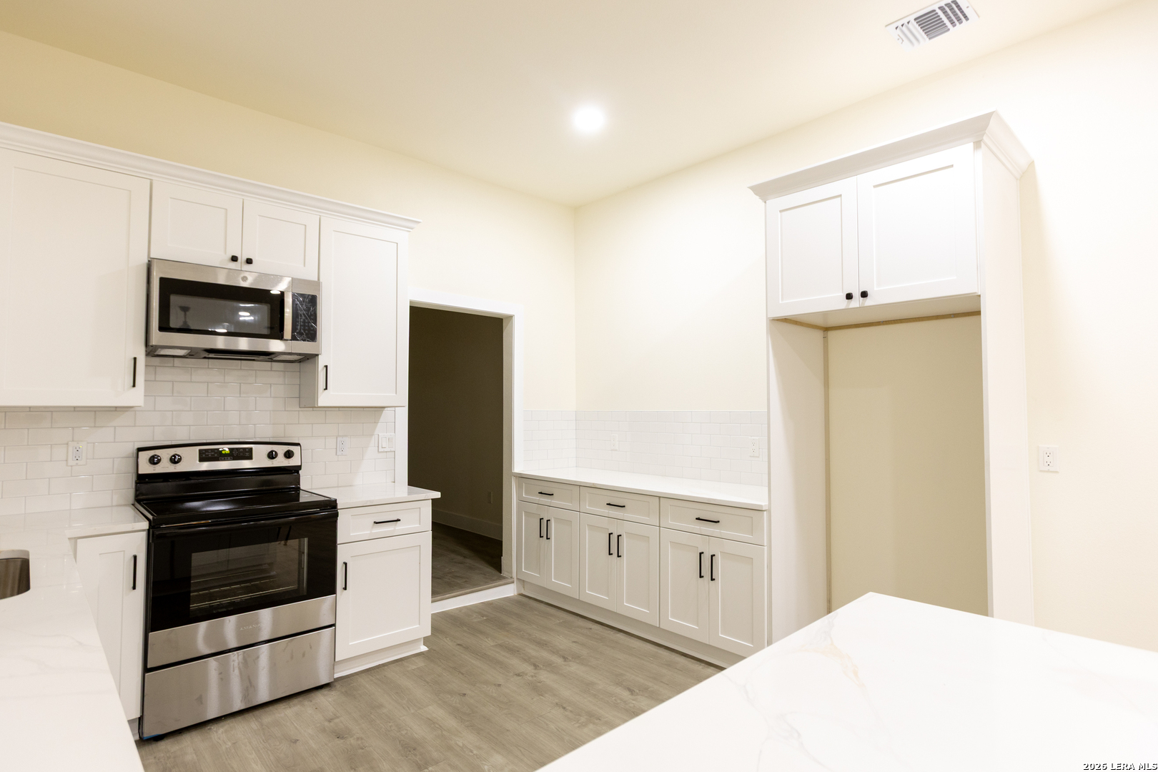 535 Austin Street Pleasanton, TX 78064 - Photo 4 of 17