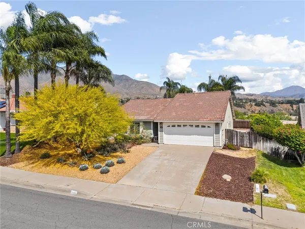 $590,000 | 6871 Grove Avenue, Highland, CA 92346
