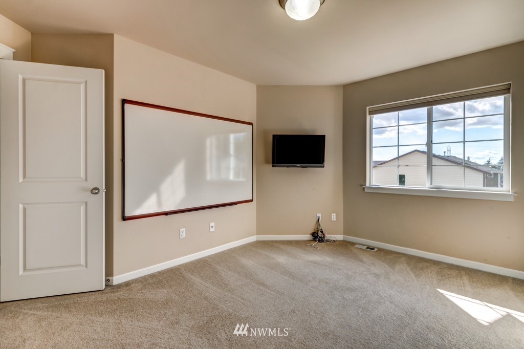 21829 44th Drive Southeast Bothell, WA 98021 - Photo 21 of 23