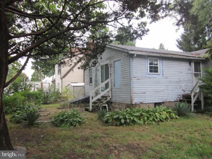 1960 Maple Avenue Croydon, PA 19021 - Photo 3 of 12