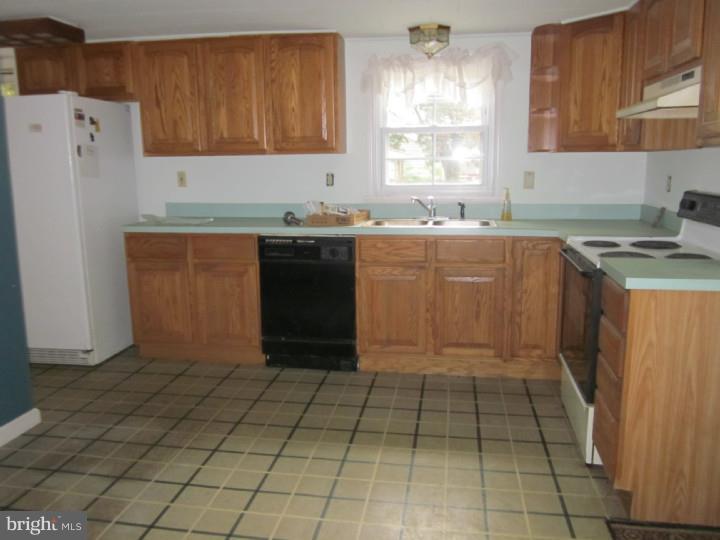 1960 Maple Avenue Croydon, PA 19021 - Photo 6 of 12