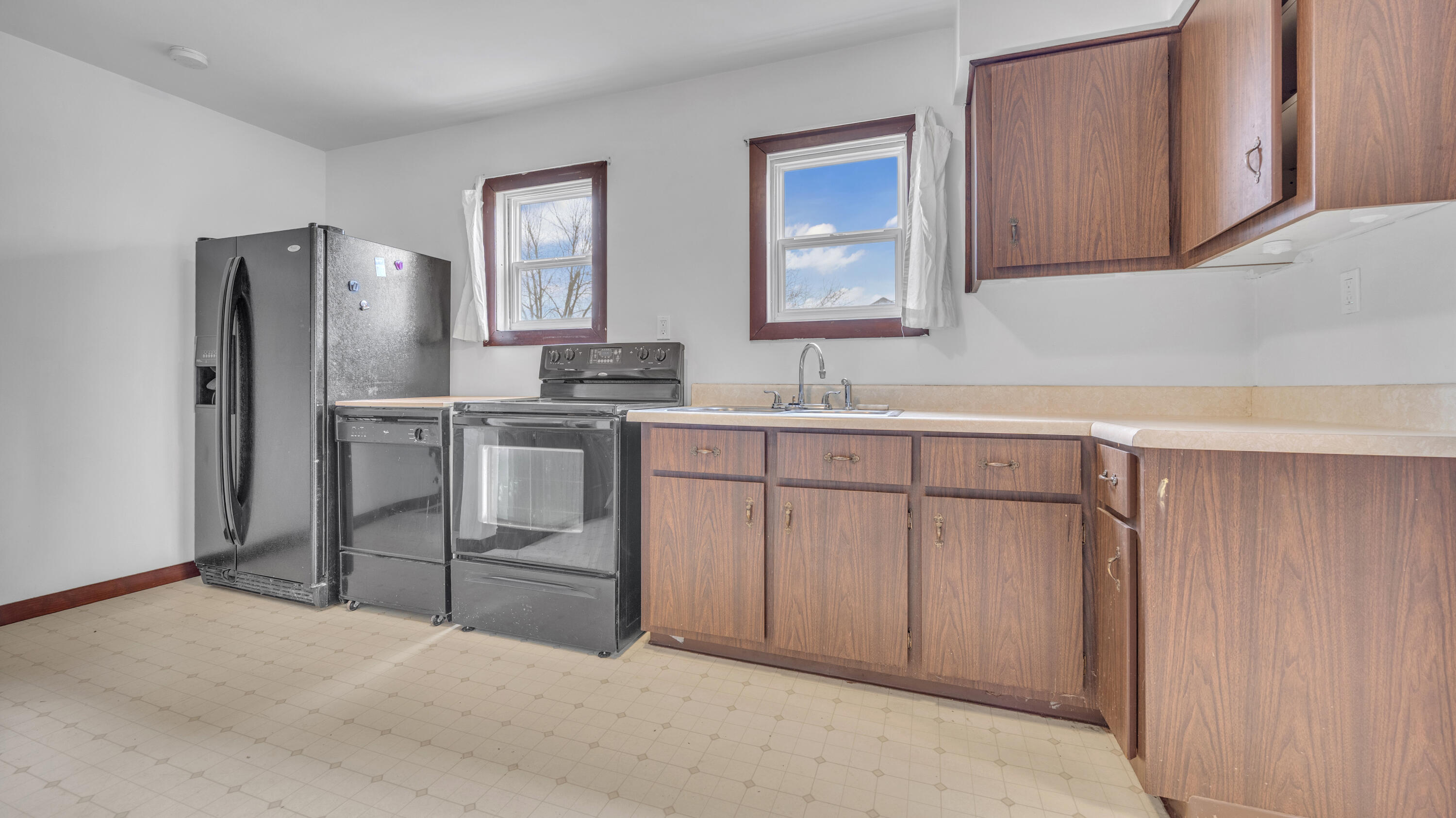 2605 School Street Two Rivers, WI 54241 - Photo 9 of 30 Kitchen