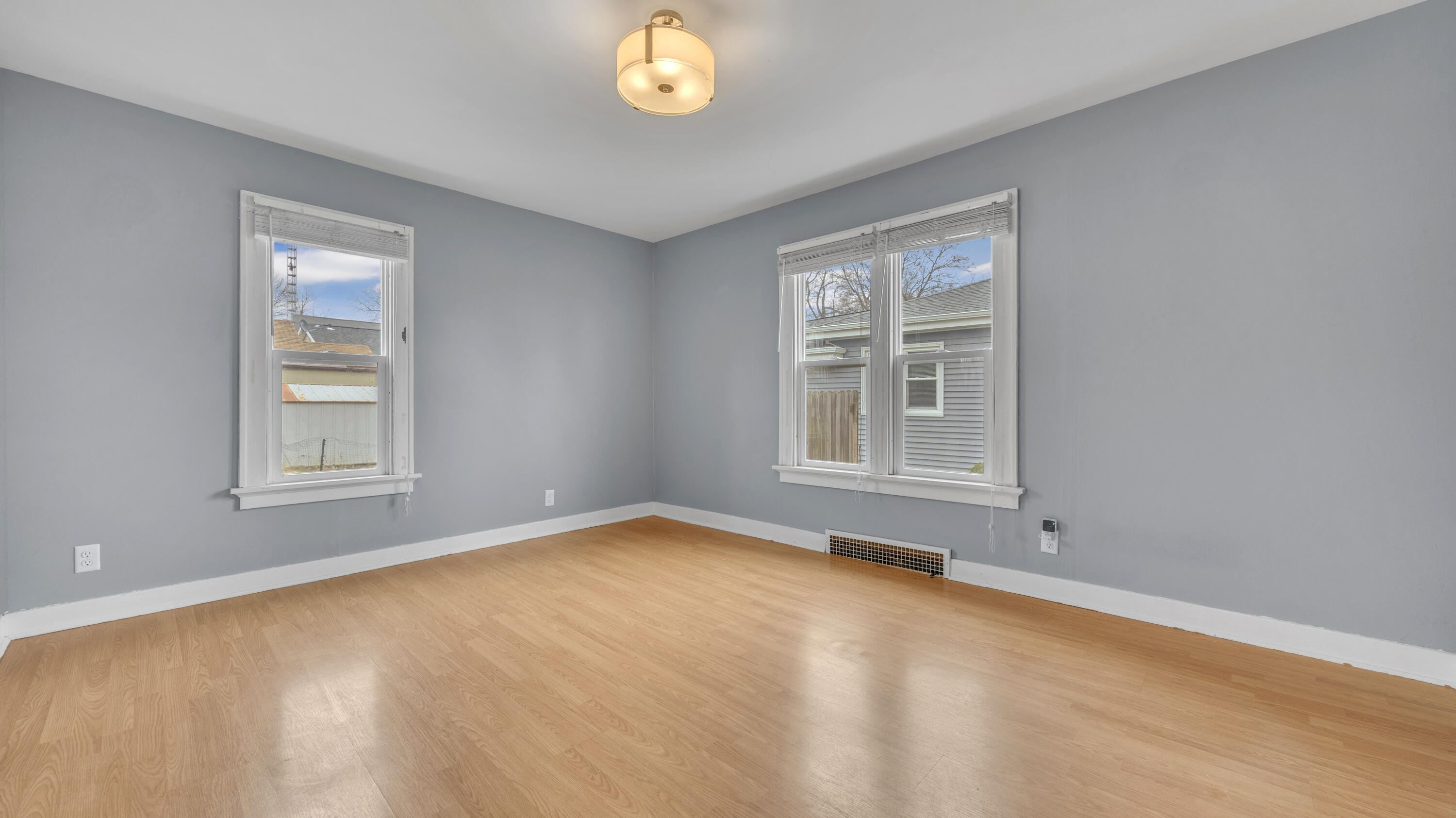 2605 School Street Two Rivers, WI 54241 - Photo 12 of 30 Dining Room