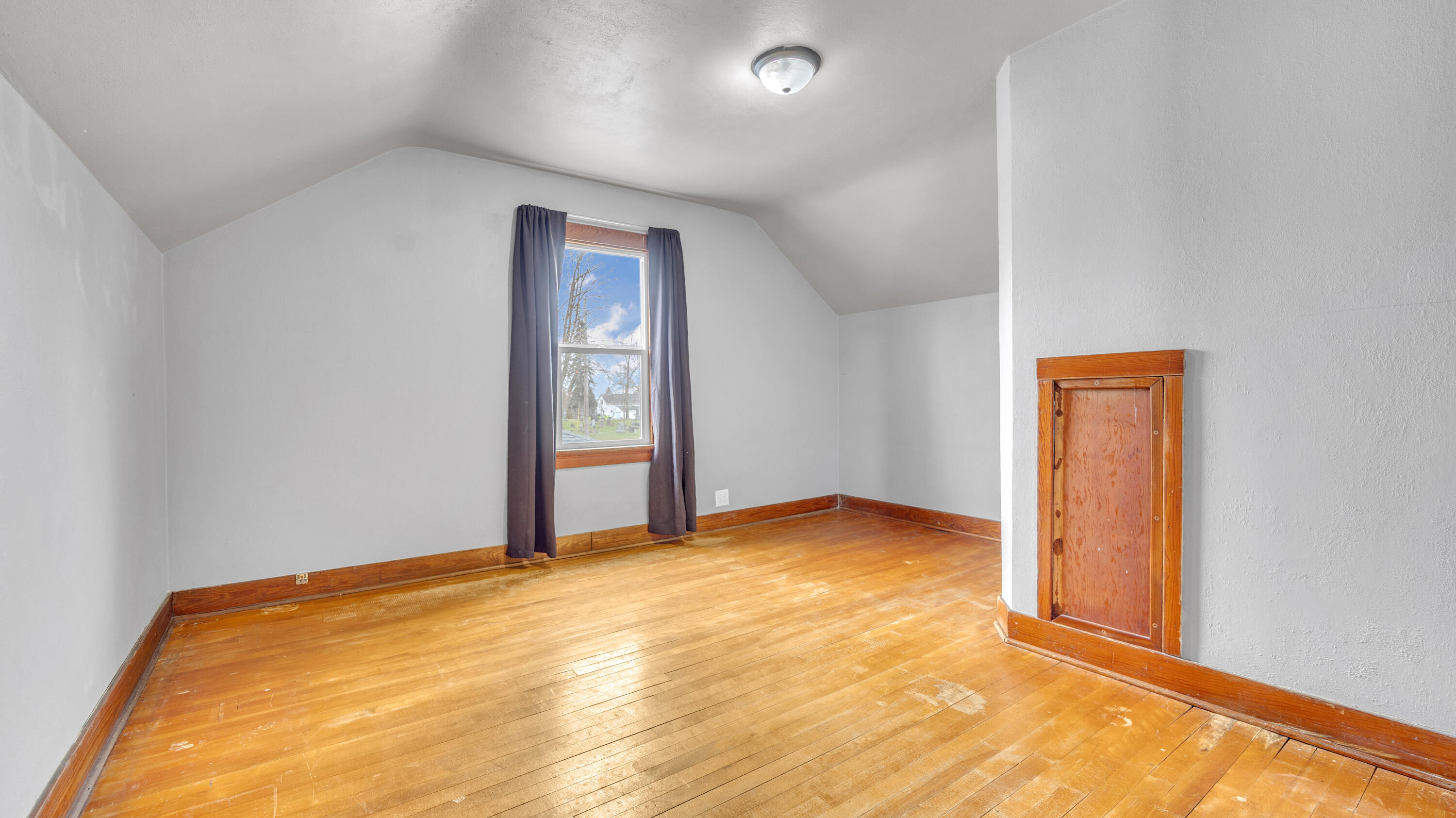 2605 School Street Two Rivers, WI 54241 - Photo 14 of 30 Primary Bedroom 1