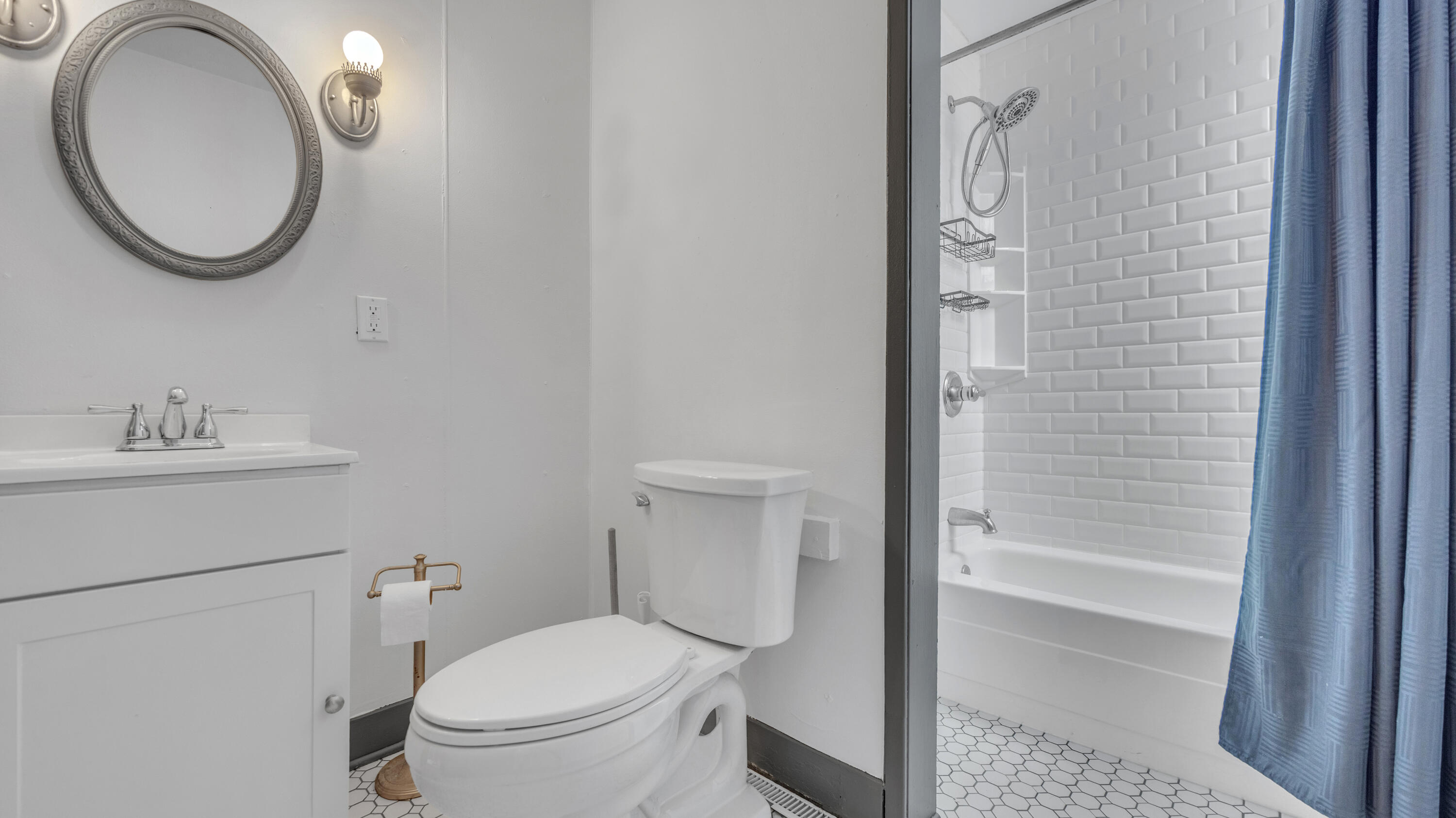 2605 School Street Two Rivers, WI 54241 - Photo 15 of 30 Bathroom