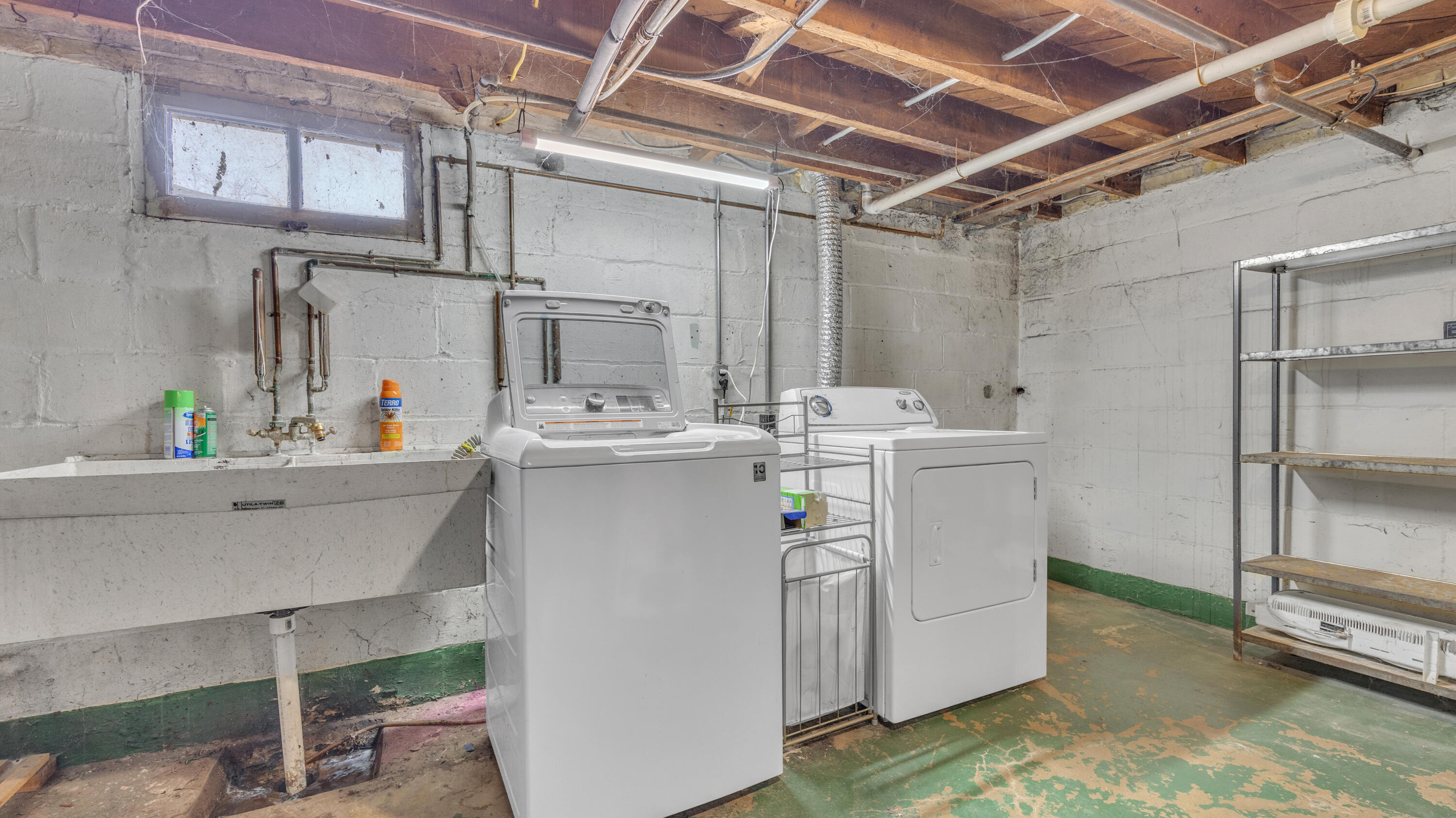 2605 School Street Two Rivers, WI 54241 - Photo 21 of 30 Laundry Room