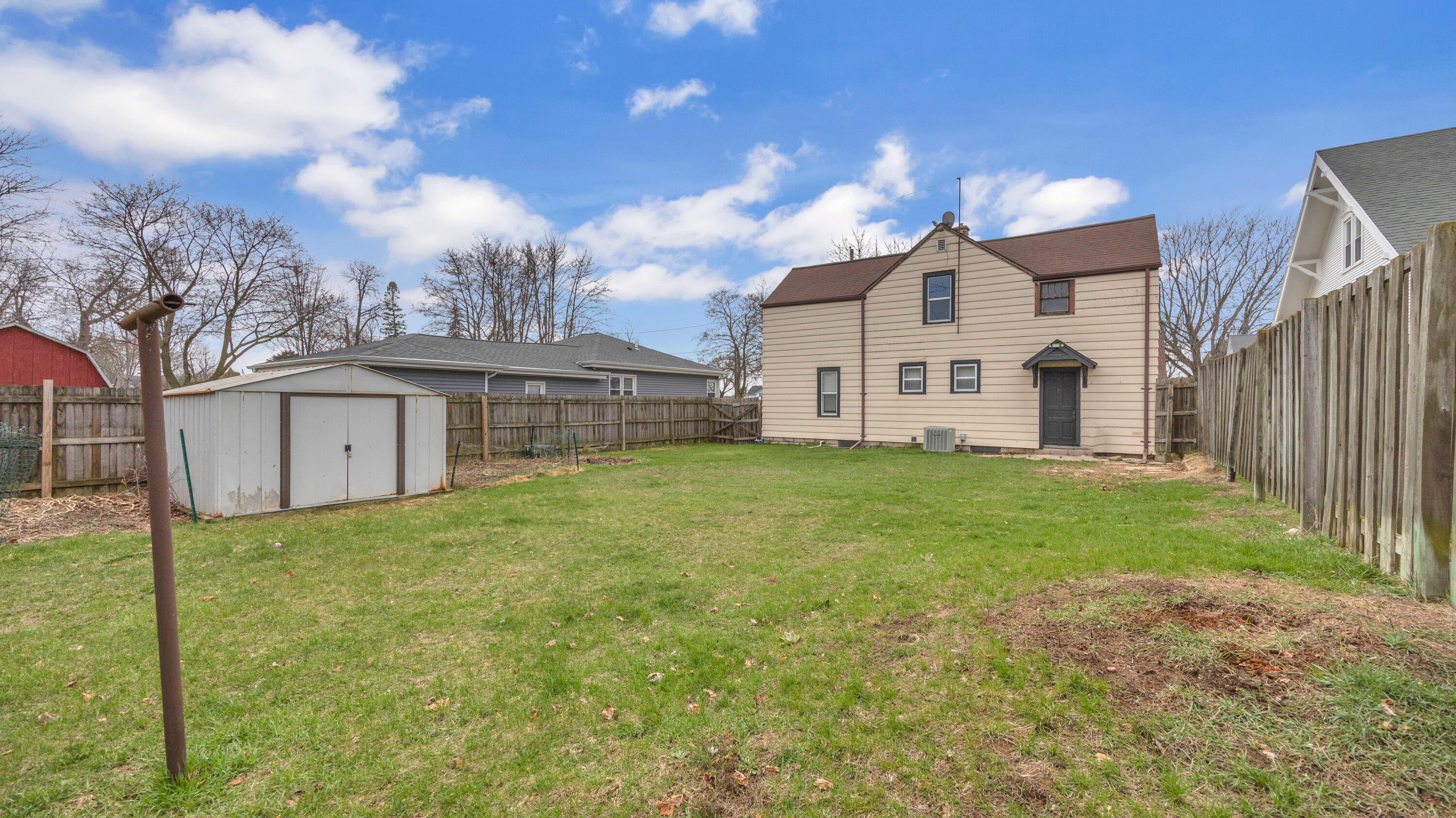 2605 School Street Two Rivers, WI 54241 - Photo 22 of 30 Backyard