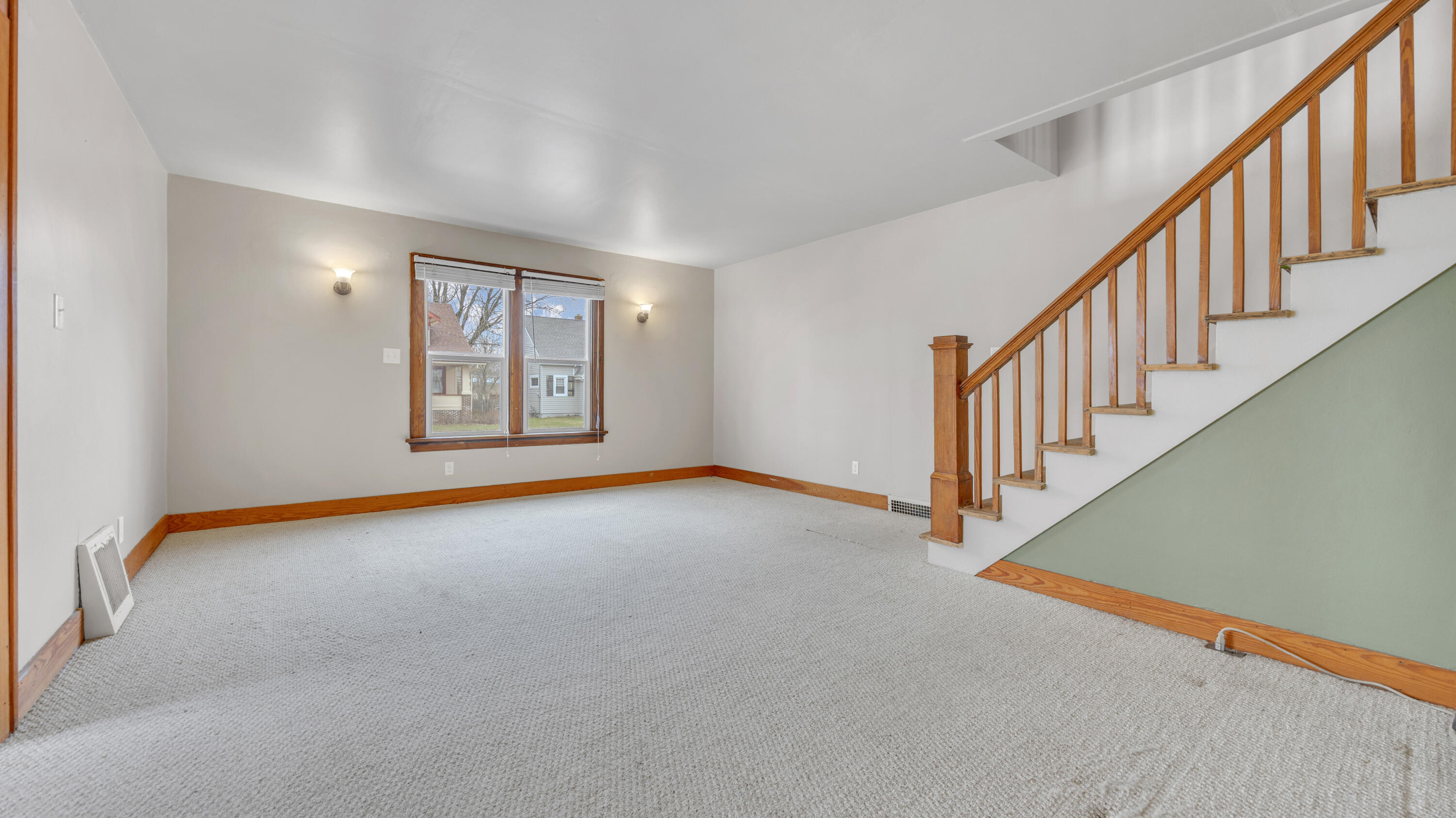 2605 School Street Two Rivers, WI 54241 - Photo 6 of 30 Living Room 1