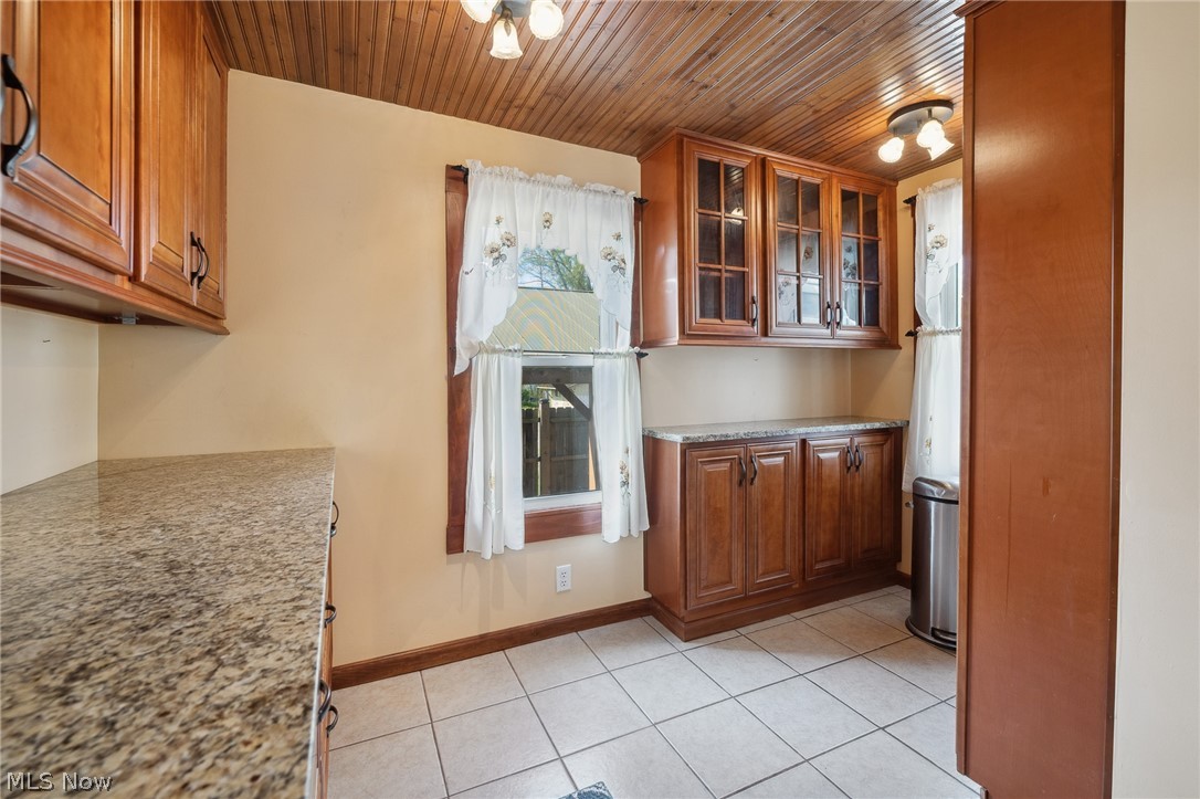 247 West Riddle Avenue Ravenna, OH 44266 - Photo 9 of 25 Kitchen