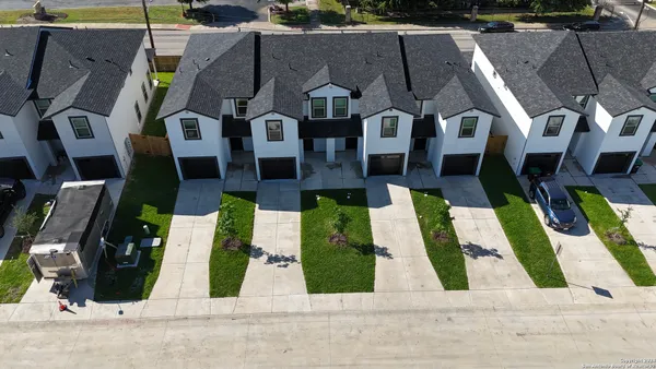 $1,600 | 8410 Via Verona, Unit 104, San Antonio, TX 78227