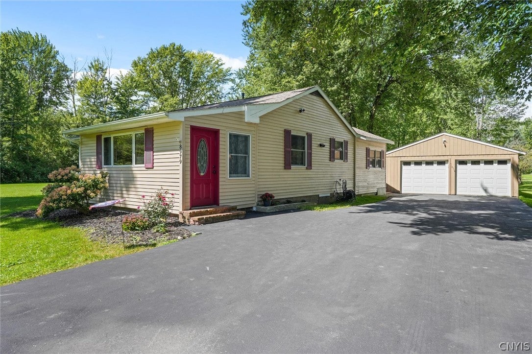 8983 Tyler Road Bridgeport, NY 13030 - Photo 2 of 49 Gallery Image 2