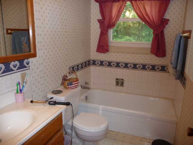 1081 Debolt Road Utica, OH 43080 - Photo 8 of 10