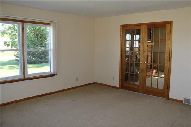 1707 Rauch Road Temperance, MI 48182 - Photo 12 of 20 livingroom