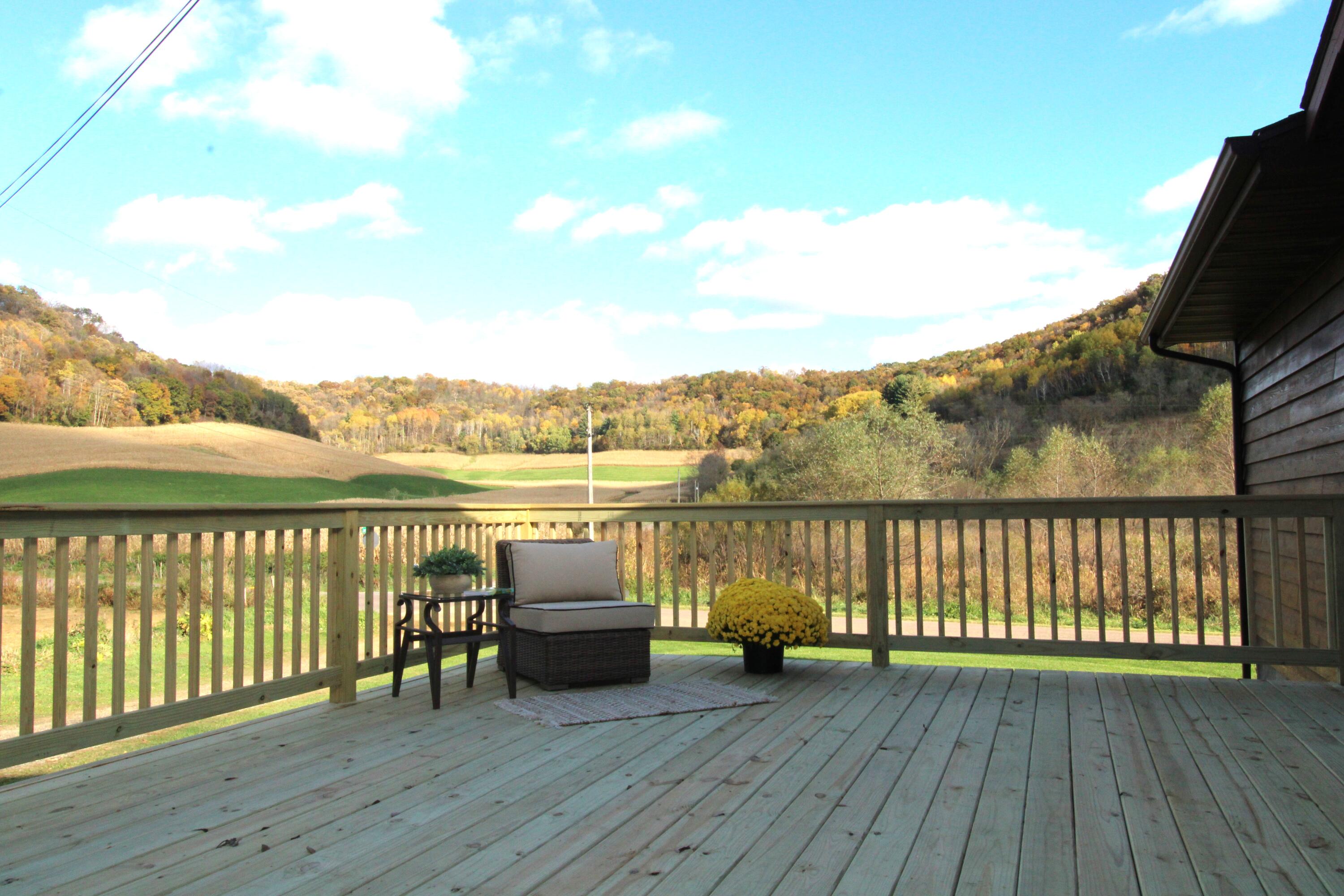 N21487 Glodowski Road Dodge, WI 54612 - Photo 33 of 40 Deck View