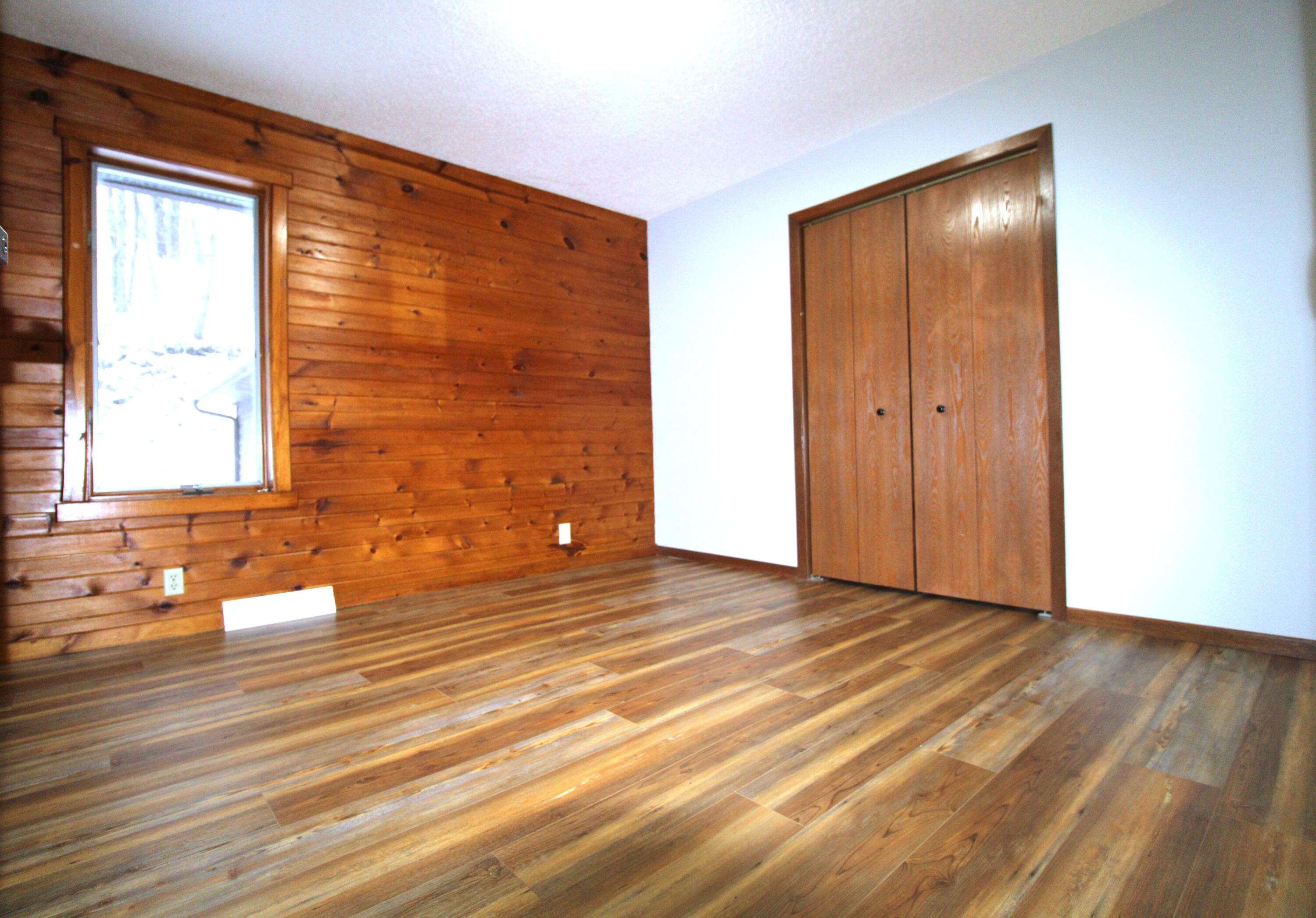 N21487 Glodowski Road Dodge, WI 54612 - Photo 10 of 40 MF Bed-3