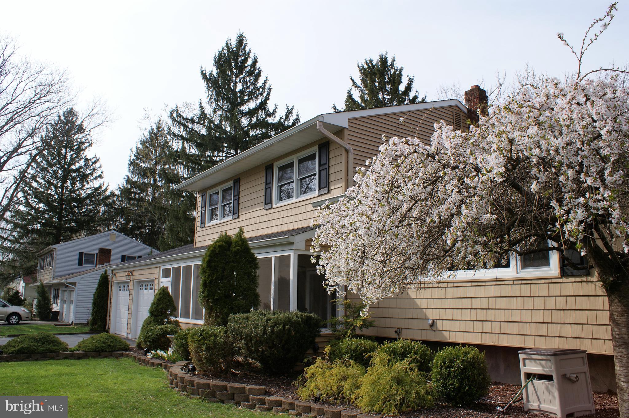 27 Sheffield Road East Windsor, NJ 08520 - Photo 2 of 33 Exterior