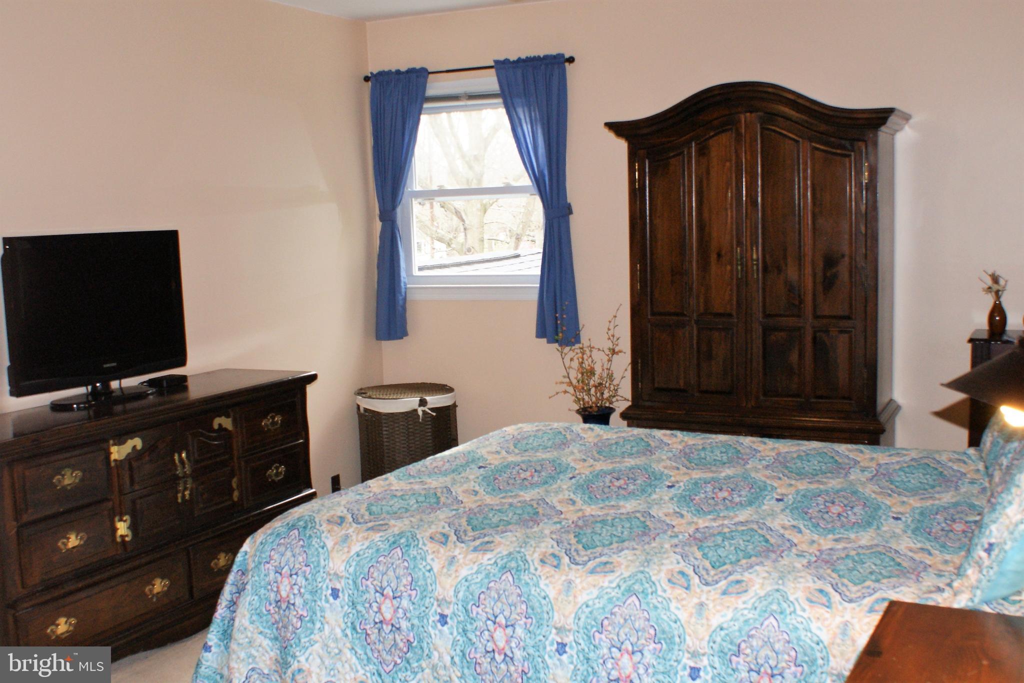 27 Sheffield Road East Windsor, NJ 08520 - Photo 24 of 33 Master bedroom