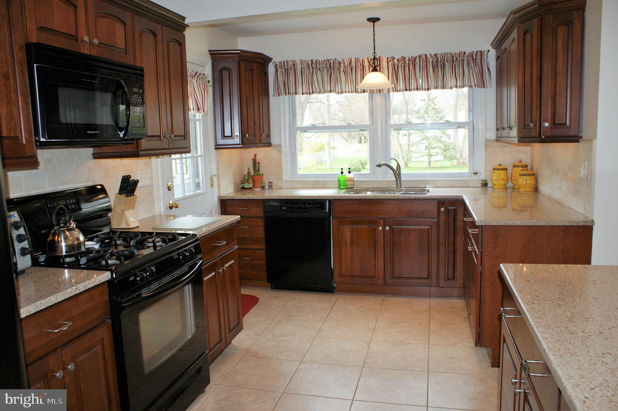 27 Sheffield Road East Windsor, NJ 08520 - Photo 5 of 33 Kitchen