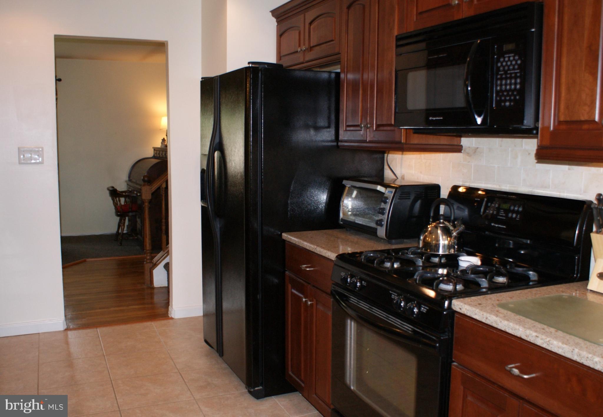 27 Sheffield Road East Windsor, NJ 08520 - Photo 6 of 33 Kitchen