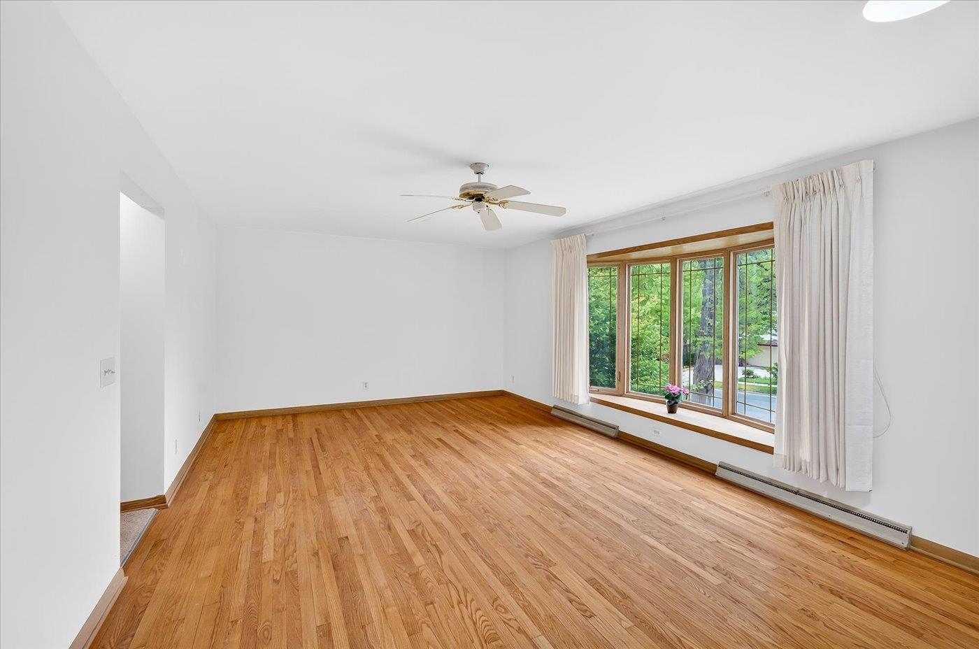 326 Racine Road Madison, WI 53705 - Photo 4 of 44