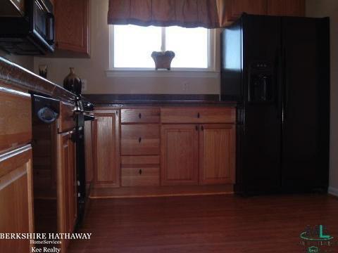 16220 Frazho Road Roseville, MI 48066 - Photo 3 of 10 31322438-2.JPG