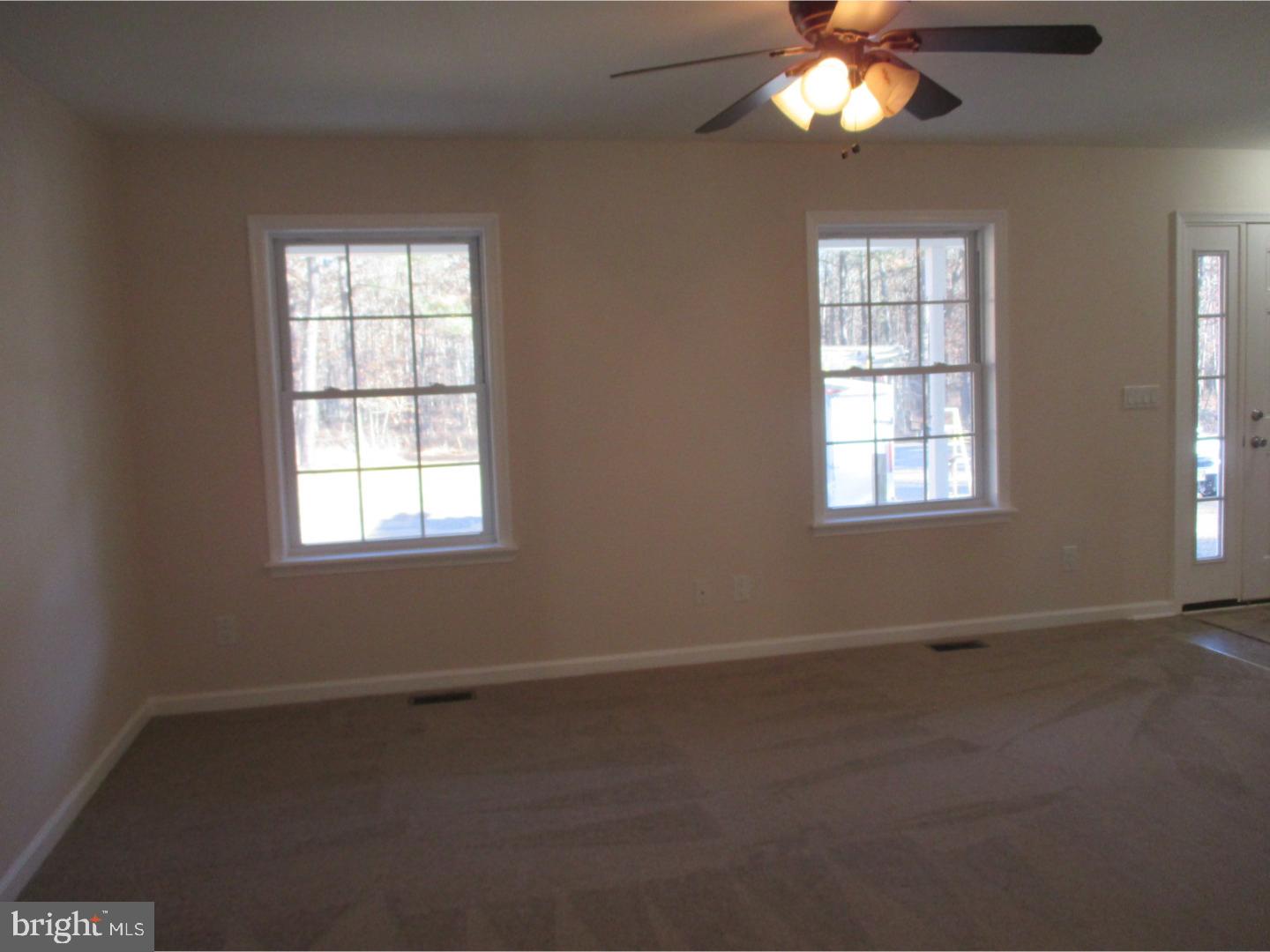 1015 Whitehall Road Williamstown, NJ 08094 - Photo 4 of 18 Living Room