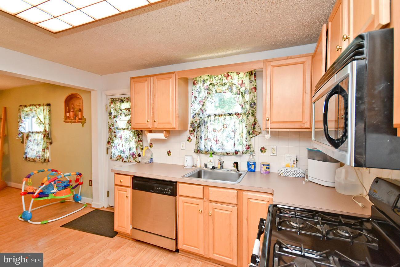 330 Cresswell Road Baltimore, MD 21225 - Photo 12 of 22 Kitchen