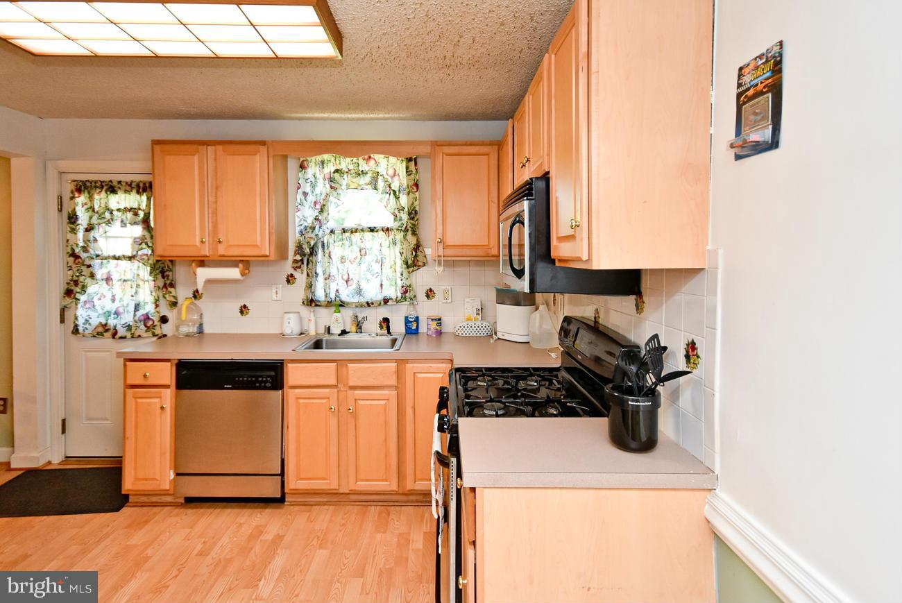 330 Cresswell Road Baltimore, MD 21225 - Photo 13 of 22 Kitchen