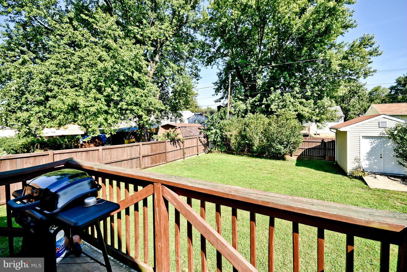 330 Cresswell Road Baltimore, MD 21225 - Photo 20 of 22 Spacious backyard