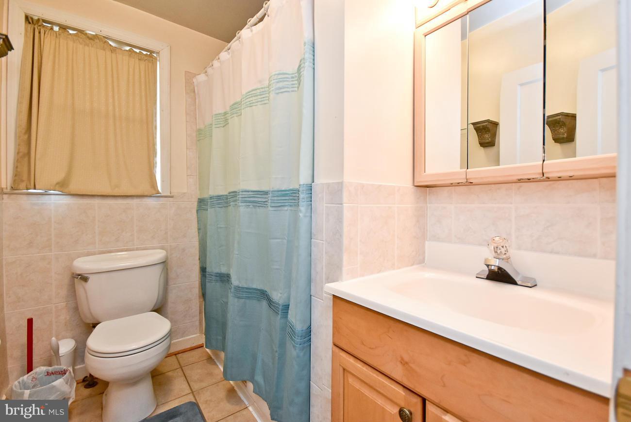 330 Cresswell Road Baltimore, MD 21225 - Photo 8 of 22 Bath