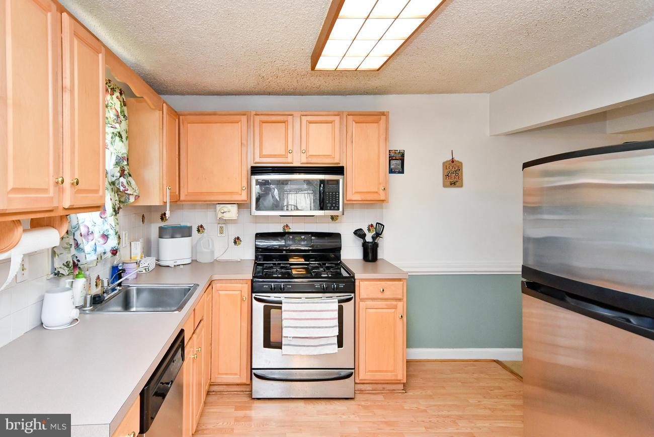 330 Cresswell Road Baltimore, MD 21225 - Photo 9 of 22 Kitchen