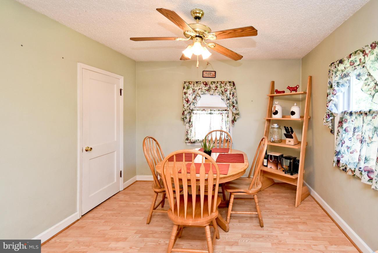 330 Cresswell Road Baltimore, MD 21225 - Photo 10 of 22 Dining area in kitchen