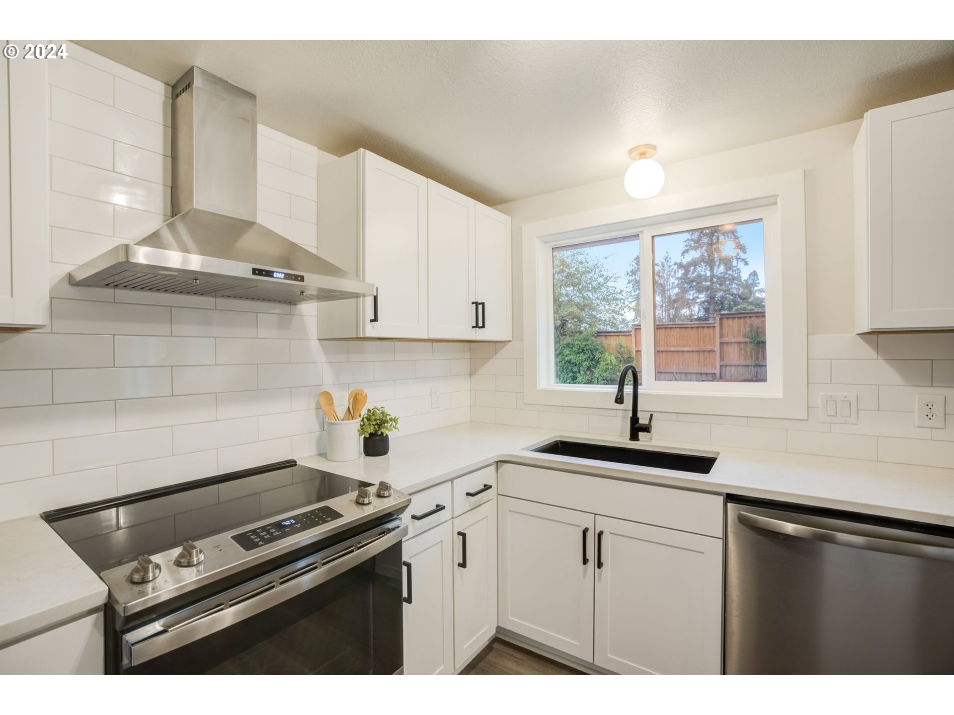 6335 Caldwell Road Gladstone, OR 97027 - Photo 17 of 48 Gallery Image 17