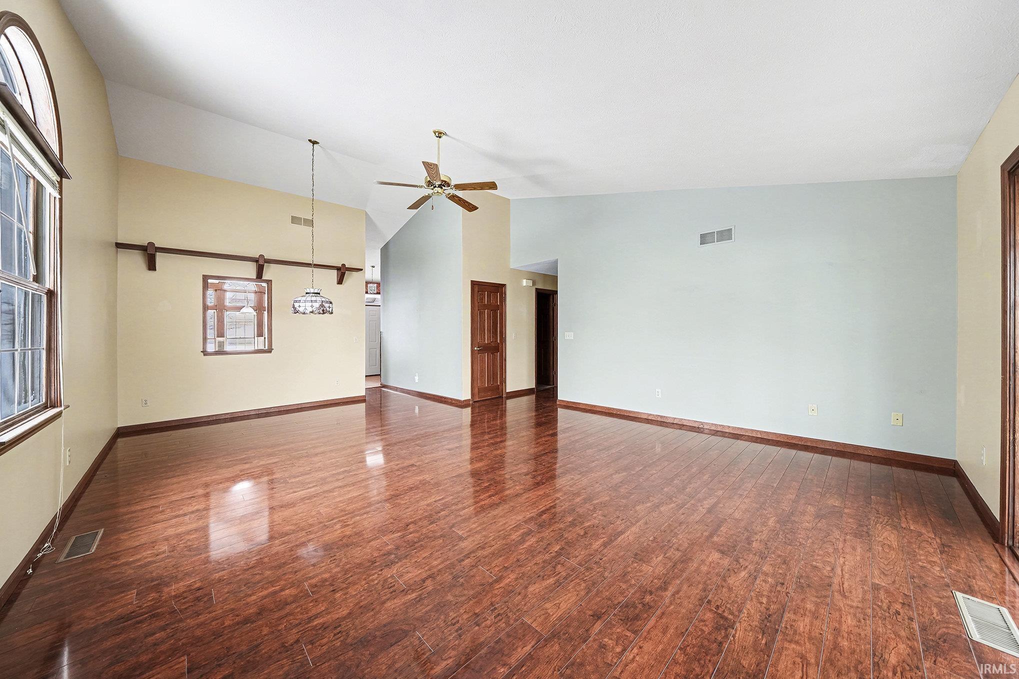 512 Autumn Court Mishawaka, IN 46544 - Photo 6 of 31