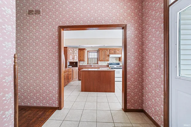 $279,000 | 512 Autumn Court, Mishawaka, IN 46544