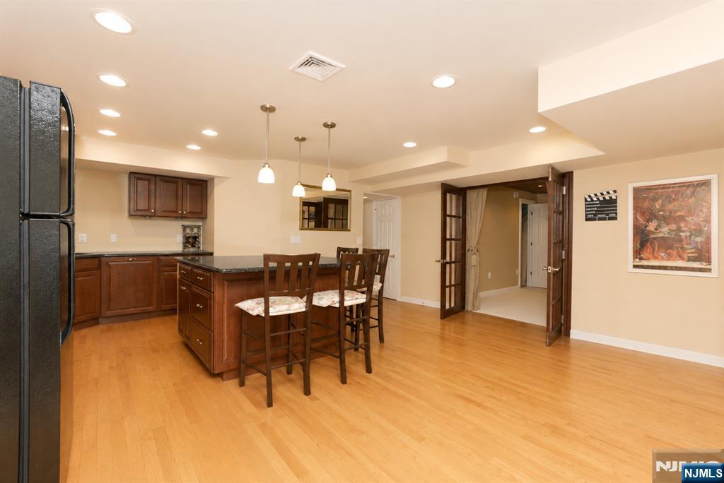 19 Westover Road Verona, NJ 07044 - Photo 34 of 46 Gallery Image 34