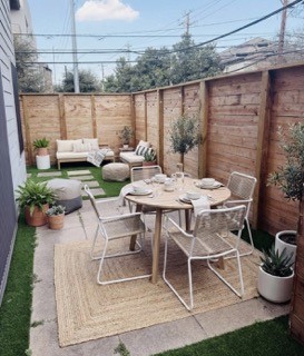 1045 Bonner Street Houston, TX 77007 - Photo 4 of 14 a patio with table and chairs