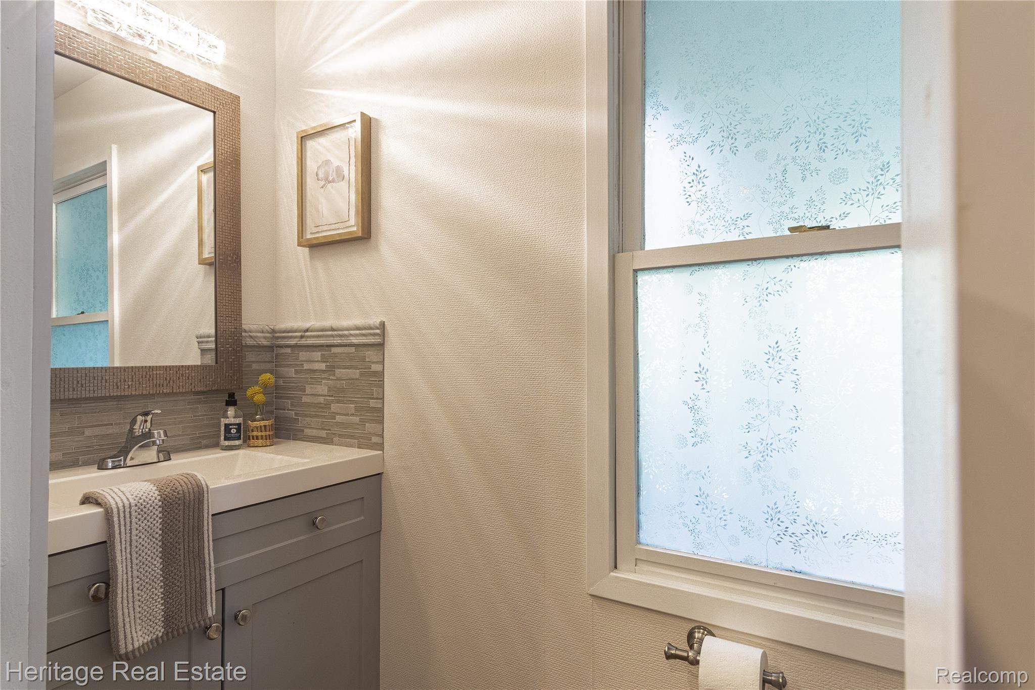 5717 General Squier Road Dryden, MI 48428 - Photo 18 of 30 Interiors (21 of 49).jpg