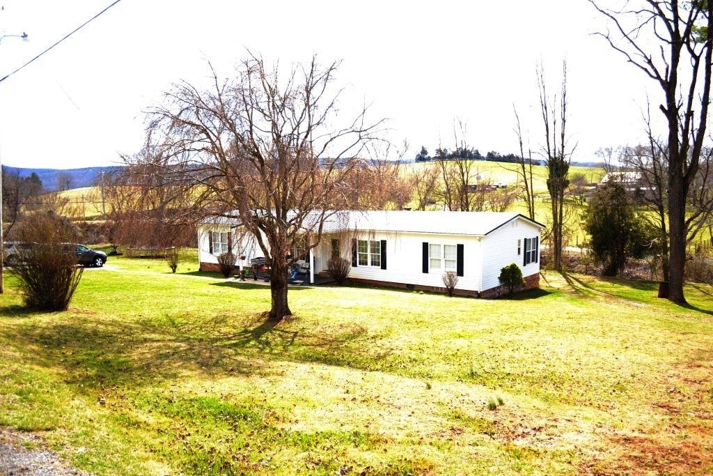 147 Kings Chapel Road Ivanhoe, VA 24350 - Photo 2 of 29 Gallery Image 2