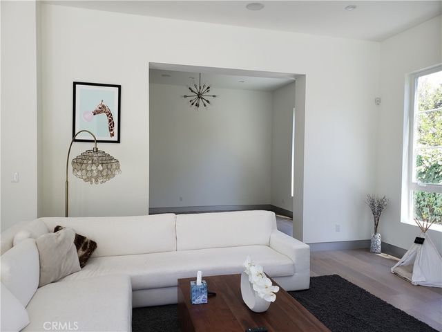 $19,500 | 4435 Camellia Avenue, North Hollywood, CA 91602