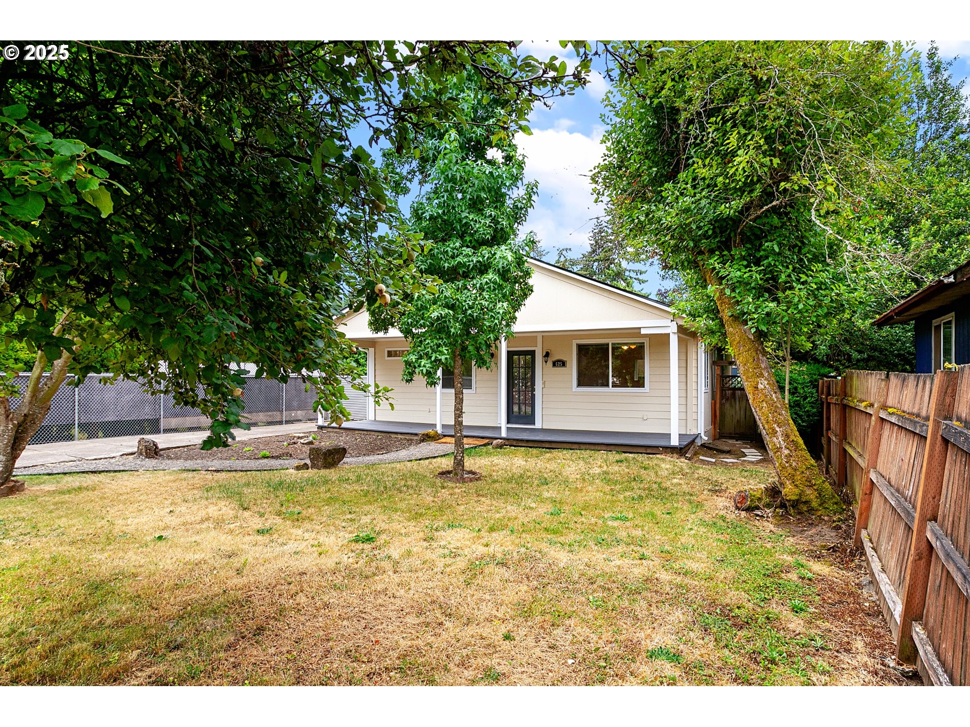625 West M Street Springfield, OR 97477 - Photo 1 of 16